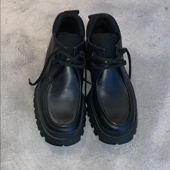 Prada shoes - Picture 1 of 6